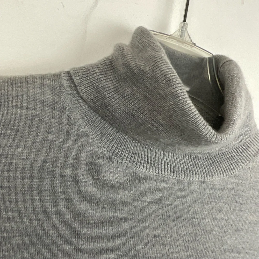 Tahari Sweater Merino Wool Womens  Turtleneck Grey Knit Size‎ M - Picture 5 of 9